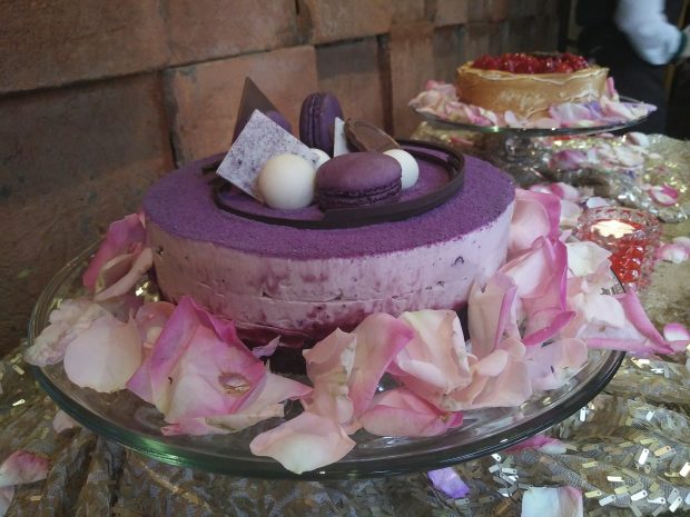 blueberry bloom| strawberry cheesecake odyssey | nchie hanie | tour kitchen to kitchen | blogger bandung 