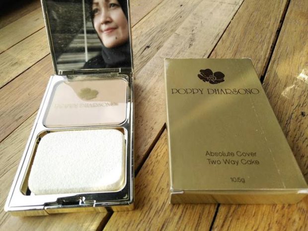 Poppy Dharsono Kosmetik | ABSOLUTE COVER TWO WAY CAKE | Nchie Hanie |Blogger Lifestyle Bandung